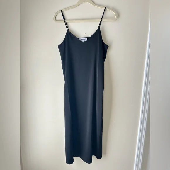 Elegant Black Strapless Dress - Picture 1 of 3